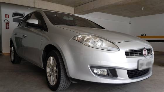 FIAT BRAVO 1.8 ESSENCE 16V FLEX 4P AUTOMATIZADO